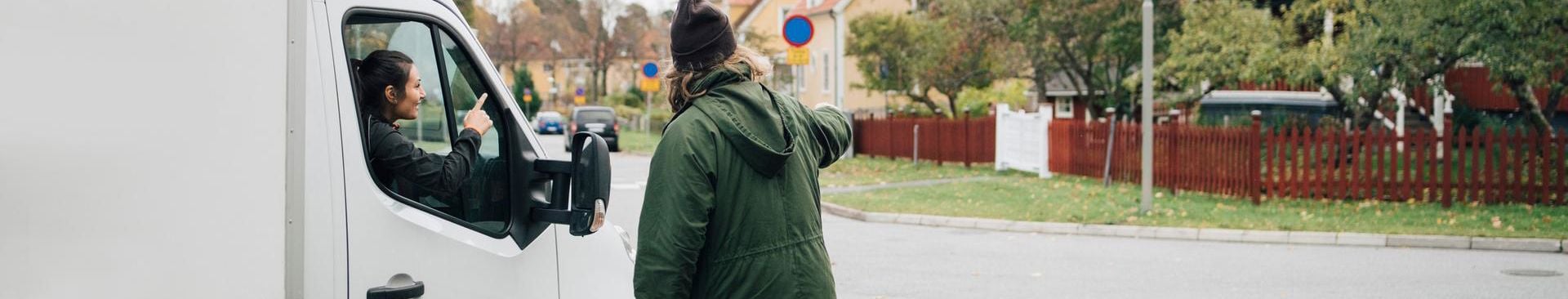 visar flyttbilen var de ska köra