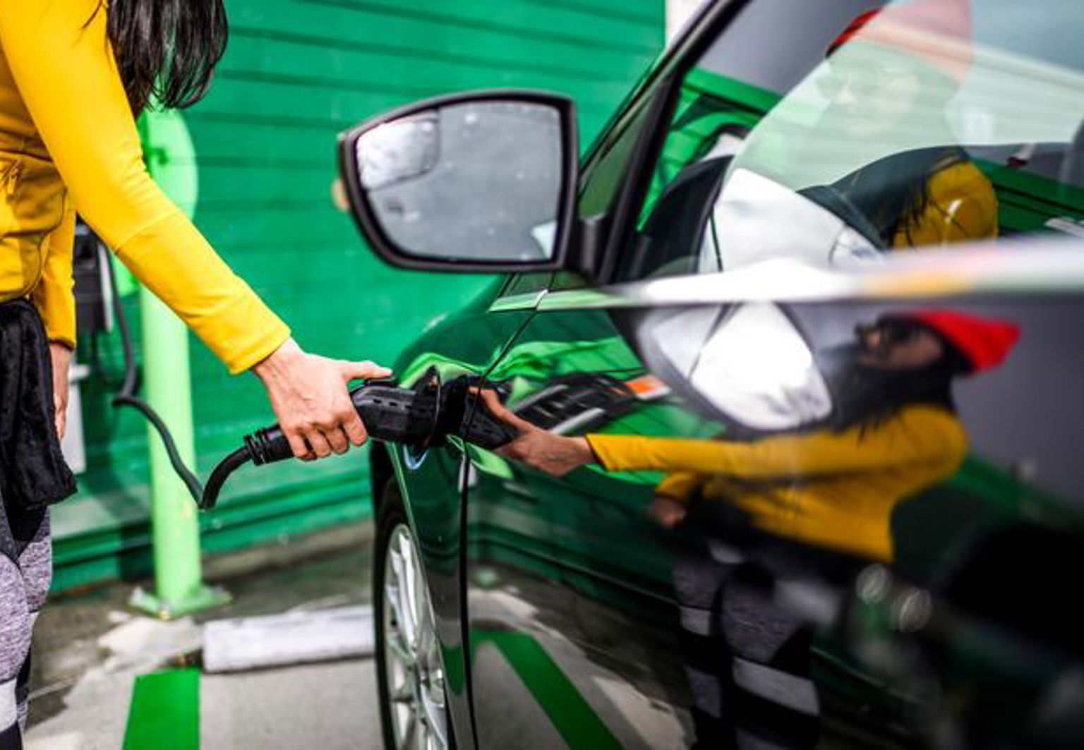 elbil som laddas vid bostad