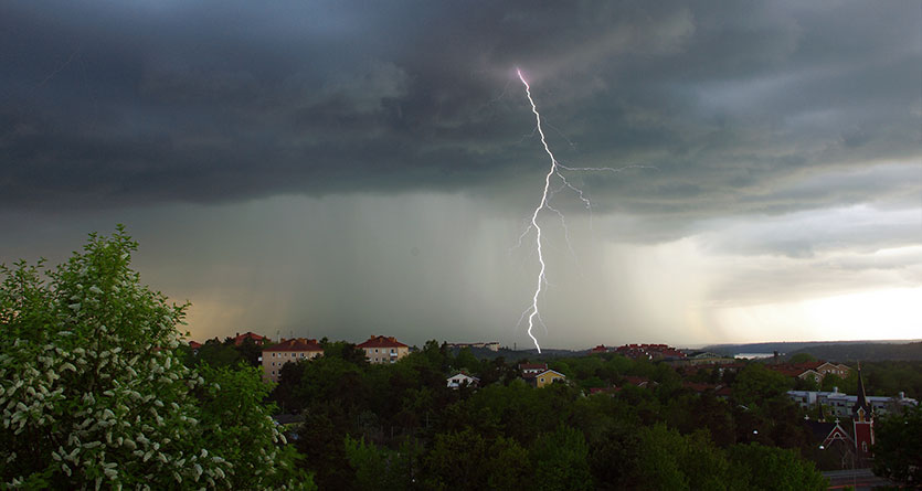 åskoväder och blixtnedslag i sverige