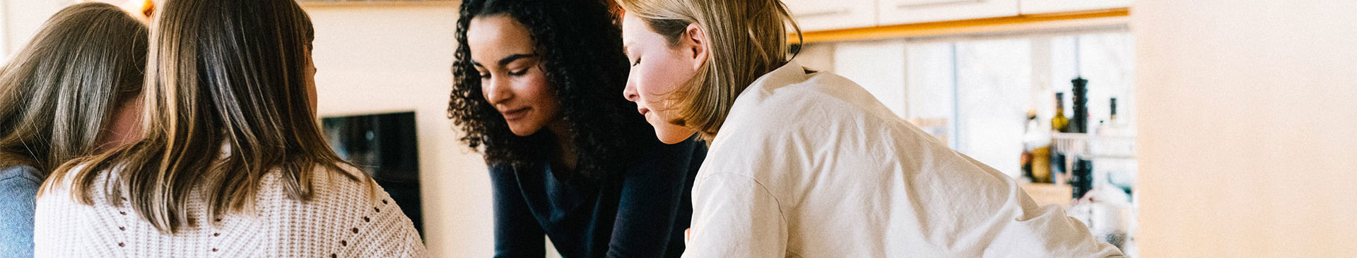 fyra tjejer tillsammans